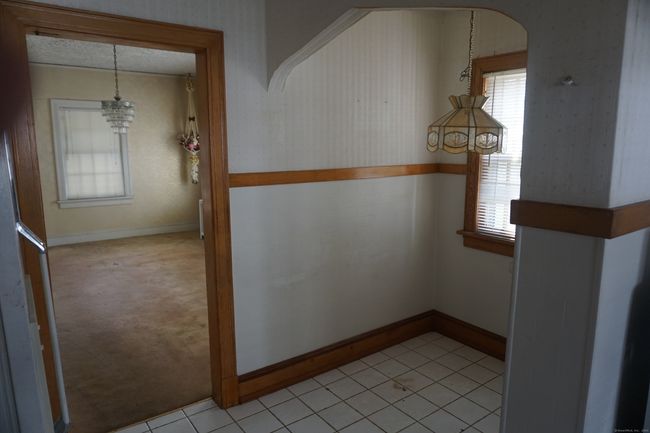 1057 Briarwood Ave, House other with 4 bedrooms, 1 bathrooms and 4 parking in Bridgeport CT | Image 9