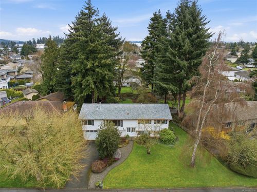 2010 Courser Dr, Sidney, BC, V8L2N6 | Card Image
