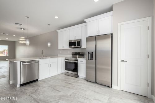 3170 W Caballero Dr, Eloy, AZ, 85131-9471 | Card Image