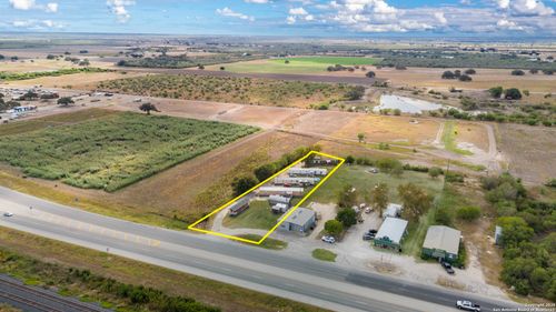 701 19th St, Hondo, TX, 78861-2403 | Card Image