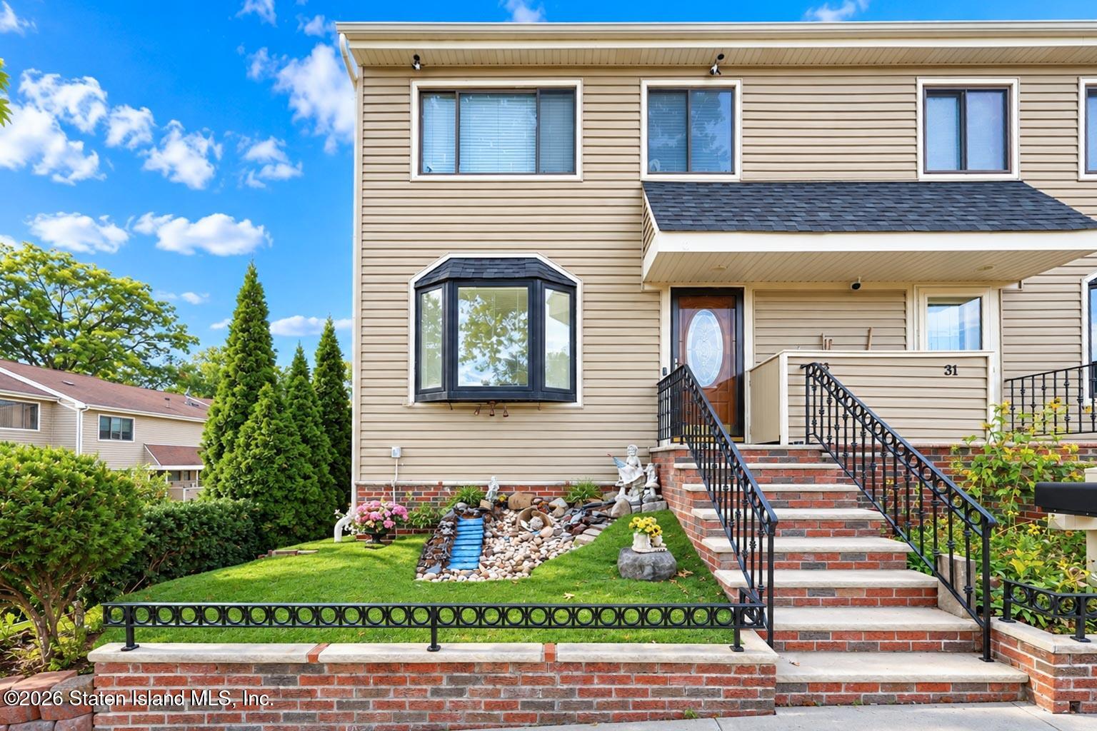 33 Berry Ct, For Sale in Staten Island - eXp Realty
