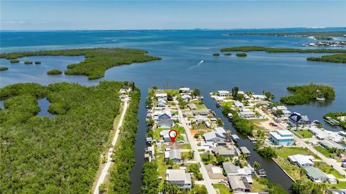825 Seabreeze Dr, RUSKIN, FL, 33570-2804 | Card Image
