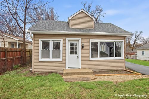 320 E Washington St, Round Lake Park, IL, 60073-3045 | Card Image
