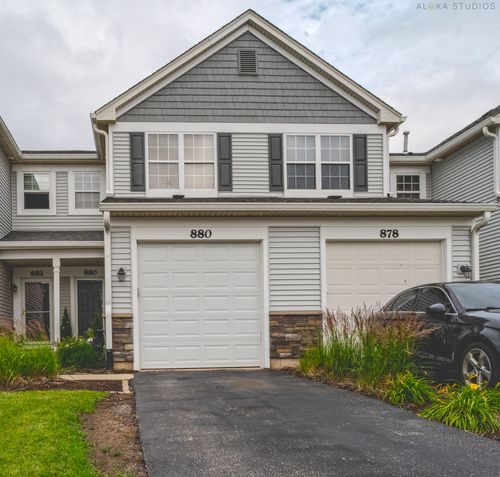880 Genesee Dr, Naperville, IL, 60563-4044 | Card Image