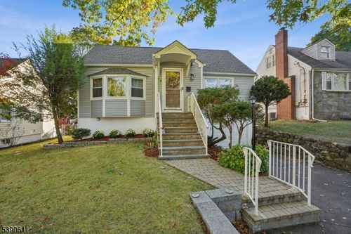 18 Sunnyside Rd, West Orange, NJ, 07052-2032 | Card Image