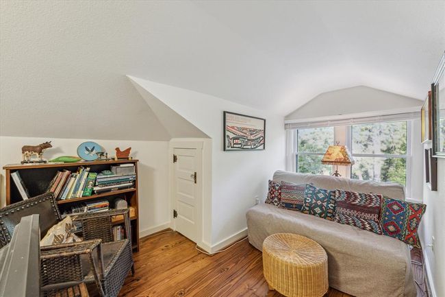 Upstairs TV nook (29 x 11 SQ FT for total upstairs area including office). | Image 17