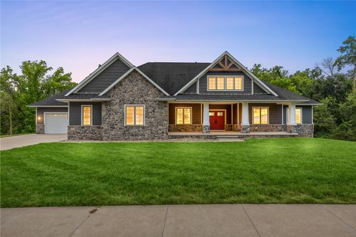 1703 Aspen Cir Se, Cedar Rapids, IA, 52403-7061 | Card Image