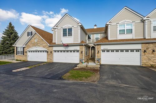 2935 Talaga Dr, Algonquin, IL, 60102-6849 | Card Image