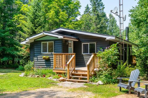 10979 Highway 118, Algonquin Highlands, ON, K0M1S0 | Card Image