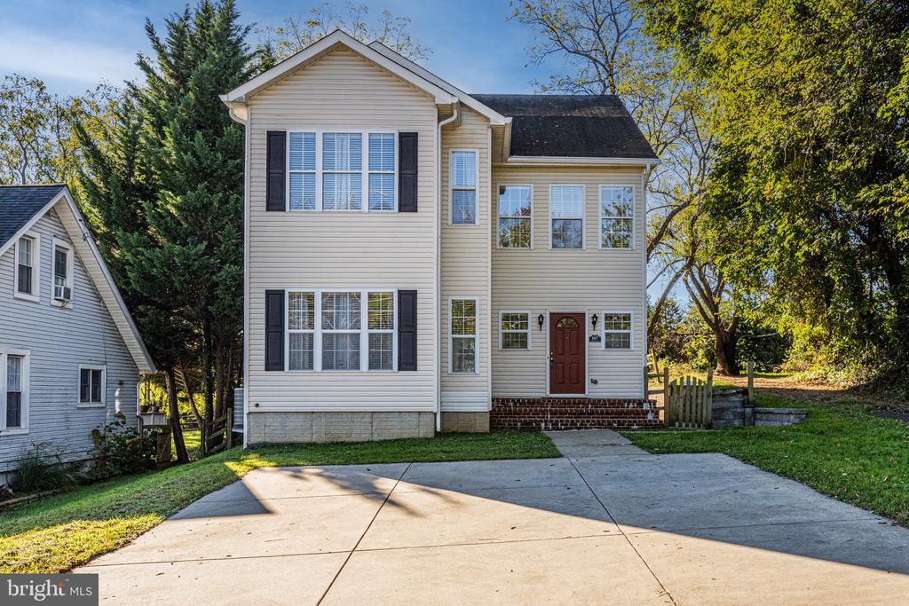 Mount Wilson Ln, Pikesville, MD 21208