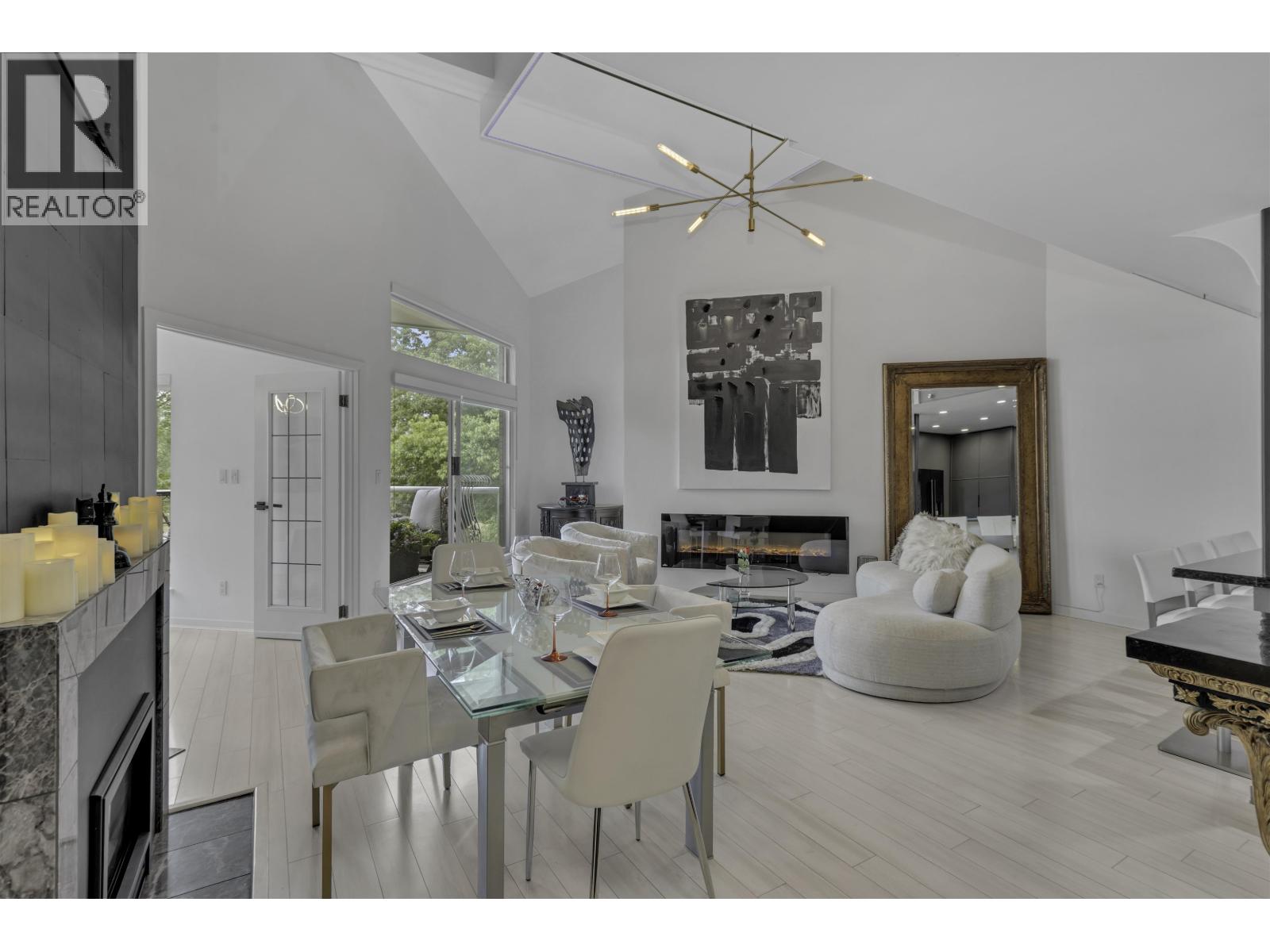 Residential in North Vancouver 3
