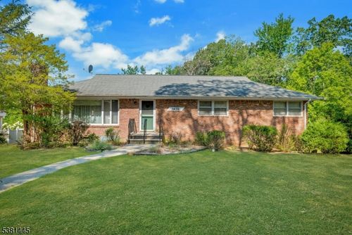 47 Douglas Dr, Towaco, NJ, 07082-1432 | Card Image