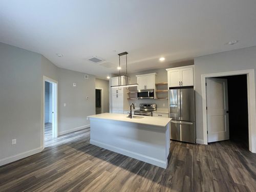 104-25 Lowell St, Manchester, NH, 03101-1647 | Card Image