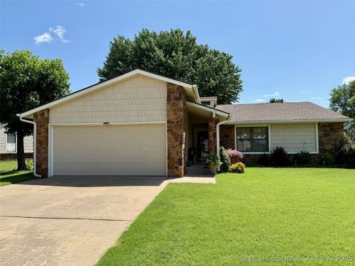 9613 N 107th East Ave, Owasso, OK, 74055-4342 | Card Image