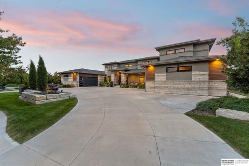 1605 S 219th Ave, Elkhorn, NE, 68022-2555 | Card Image