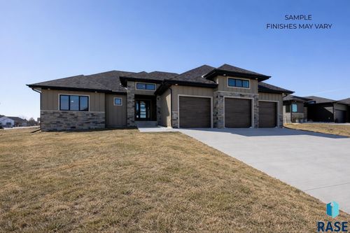 7413 E Twin Pines Ct, Sioux Falls, SD, 57110-6318 | Card Image
