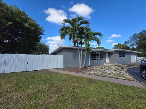 17390 Ne 22nd Ave, North Miami Beach, FL, 33160-2908 | Card Image