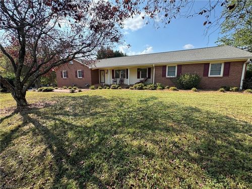 112 Pilot View Dr, King, NC, 27021-9180 | Card Image