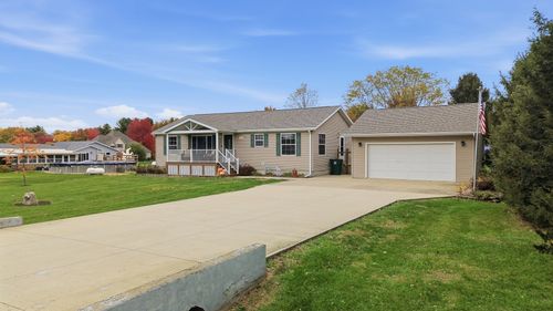 28902 Carriage Dr, Sterling, IL, 61081-9563 | Card Image