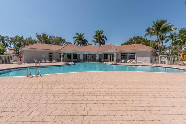 6408 Sandy Bank Ter, Condo with 3 bedrooms, 3 bathrooms and null parking in Riviera Beach FL | Image 36