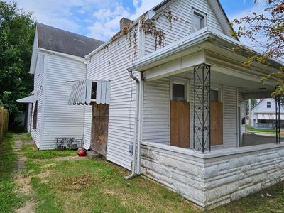 1307 Cumberland Street, House other with 5 bedrooms, 3 bathrooms and null parking in Evansville IN | Image 3