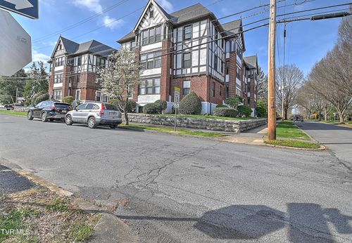 apt-16-701 W Locust St, Johnson City, TN, 37604-6562 | Card Image