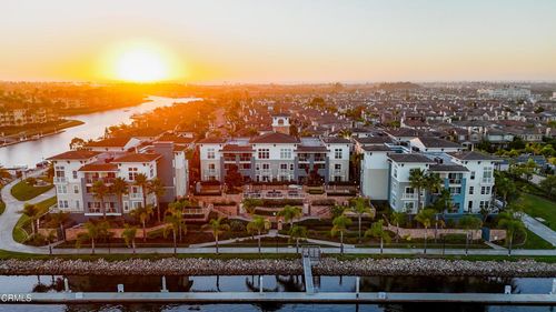 1560 Seabridge Ln, Oxnard, CA, 93035-1453 | Card Image