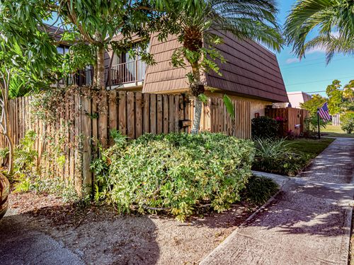 14c-1166 6th Ave, Vero Beach, FL, 32960-5964 | Card Image