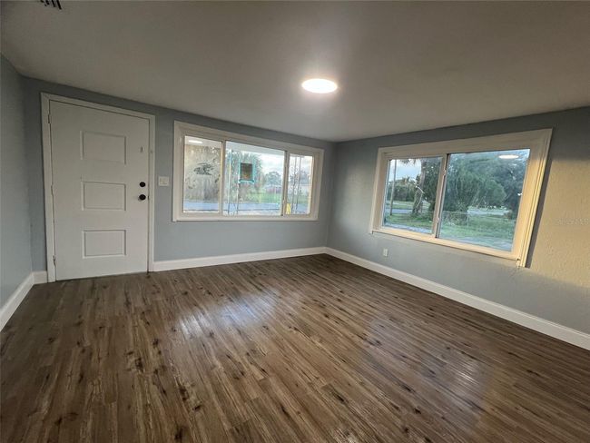 Entrance Living Room | Image 5