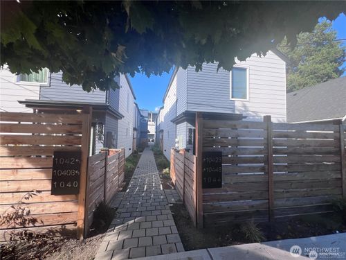 5-1042 S Donovan St, Seattle, WA, 98108-4732 | Card Image