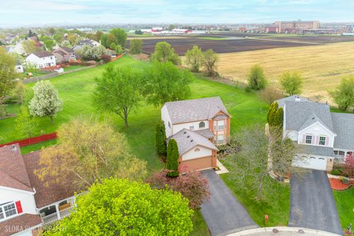 6 Baronet Ct, Lake In The Hills, IL, 60156-5800 | Card Image