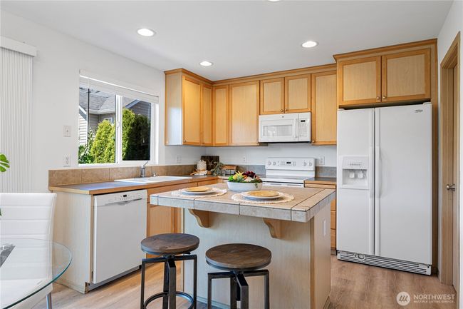 19218 26 Th Ave Se, Condo with 3 bedrooms, 3 bathrooms and null parking in Bothell WA | Image 9