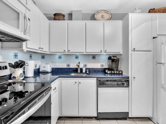 APT-204 - 28 Colonial Club Dr, Condo with 1 bedrooms, 2 bathrooms and null parking in Boynton Beach FL | Image 10
