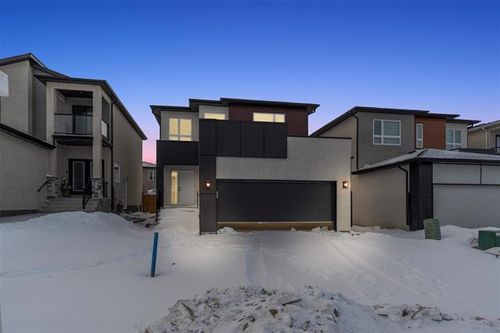 16 Platt St, Winnipeg, MB, R2R3A9 | Card Image