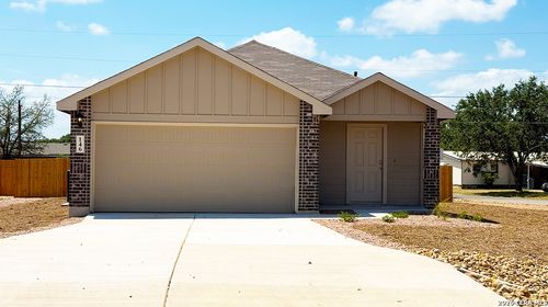 146 Lillis Ln, Comfort, TX, 78013-2378 | Card Image