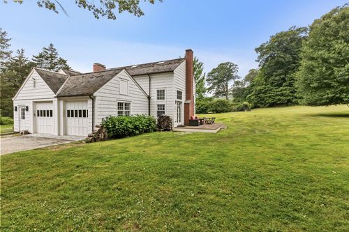 40 Old Post Rd, Mount Kisco, NY, 10549-4825 | Card Image