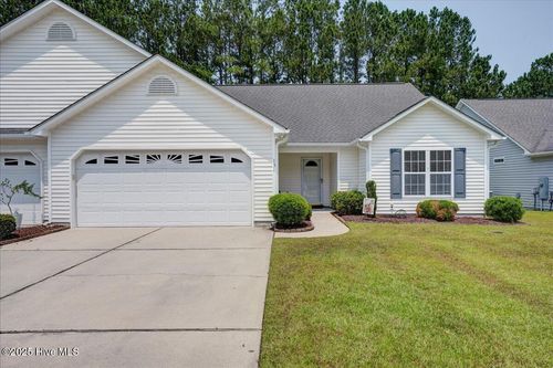 131 Tiger Woods Pl, New Bern, NC, 28560-8490 | Card Image