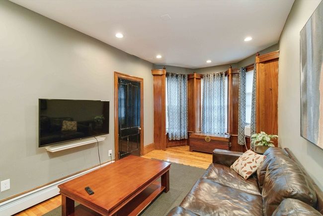 20 Edward St, House other with 8 bedrooms, 8 bathrooms and 7 parking in Worcester MA | Image 4
