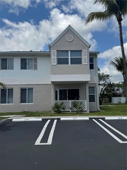 15-17440 Nw 67th Ct, Hialeah, FL, 33015-5833 | Card Image