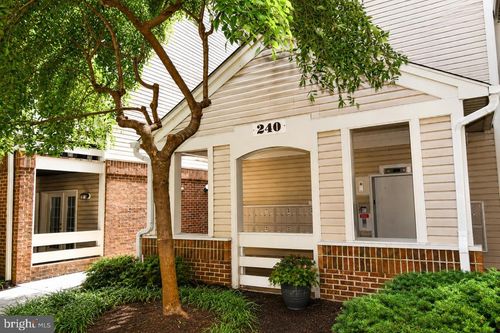 309-240 S Reynolds St, ALEXANDRIA, VA, 22304-4461 | Card Image