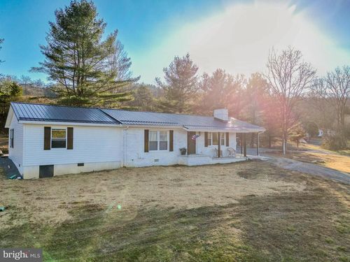 245 Oakwood Estates Road, Franklin, WV, 26807 | Card Image