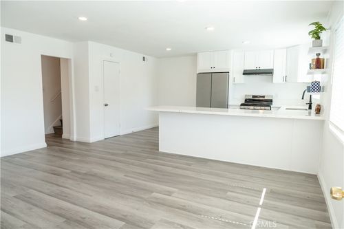 41 Scottsdale S, Carson, CA, 90745-5660 | Card Image