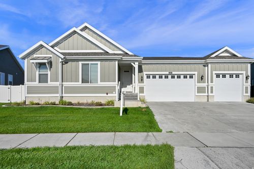 2431 N Hooded Crane Cir, Clinton, UT, 84015-8307 | Card Image
