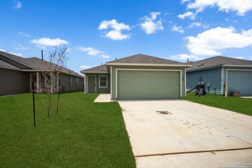148 Cowboy Rdg, Pleasanton, TX, 78064-2382 | Card Image
