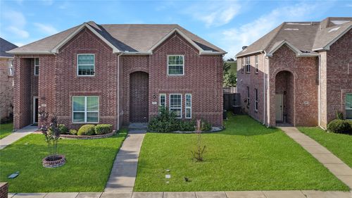 817 Jamie Dr, Grand Prairie, TX, 75052-2731 | Card Image