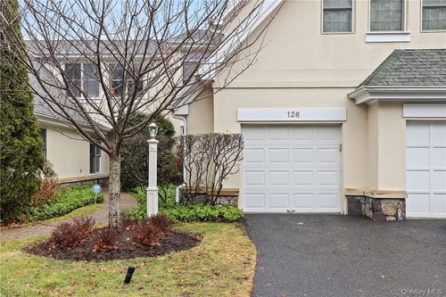 126 Doral Greens Dr W, Rye Brook, NY, 10573-5404 | Card Image