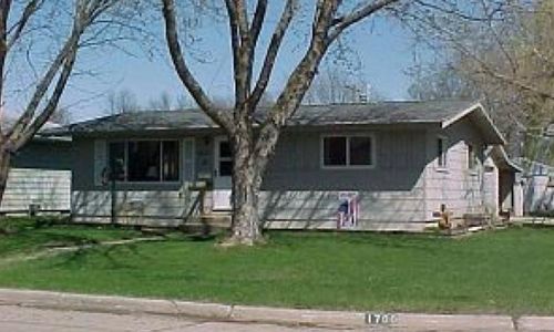1700 Ohio Ave Avenue, Charles City, IA, 50616 | Card Image
