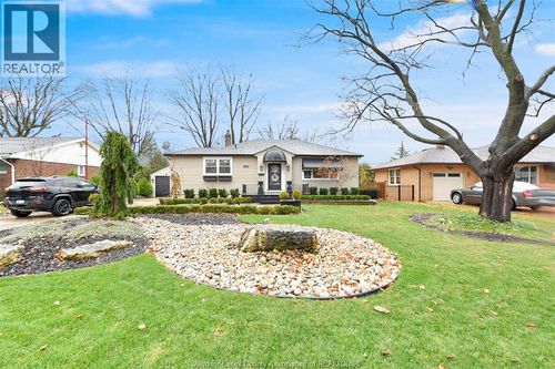 {{alt}} | Card Image