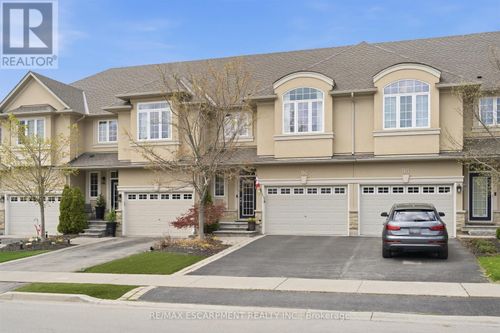 96 Newcombe Road, Hamilton (Dundas), ON, L9H0A6 | Card Image