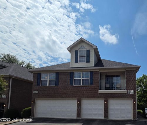 8420 Grand Trevi Dr, Louisville, KY, 40228-4212 | Card Image